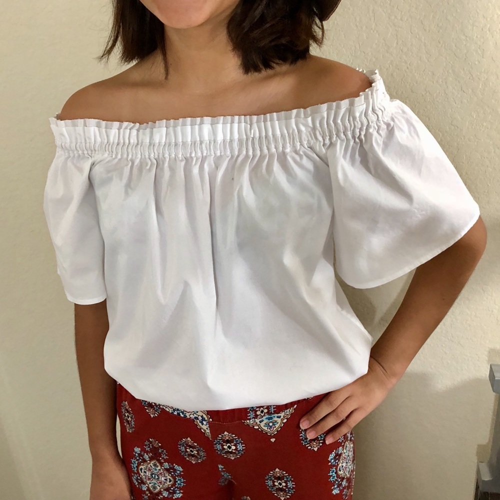 Banana Republic |White off the shoulder.